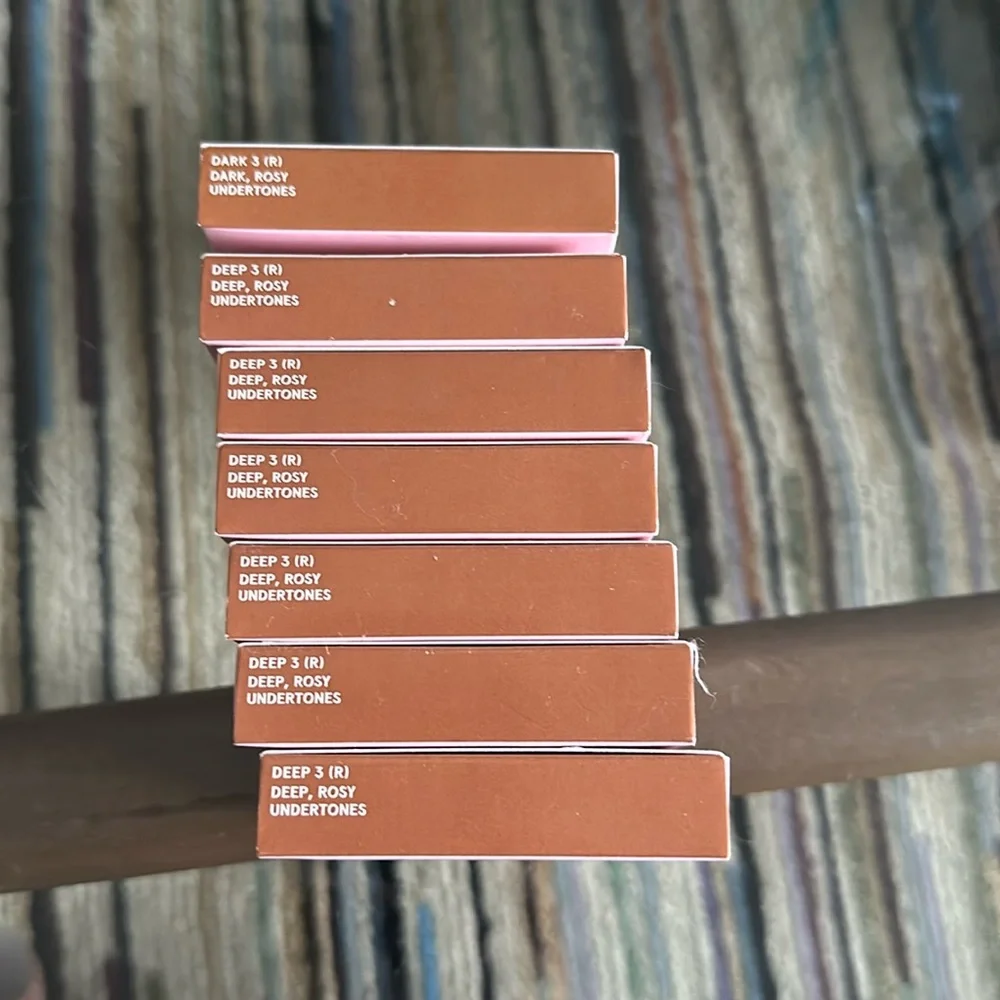 One Size O/S Powder Foundation Deep 3 Turn Up The Base